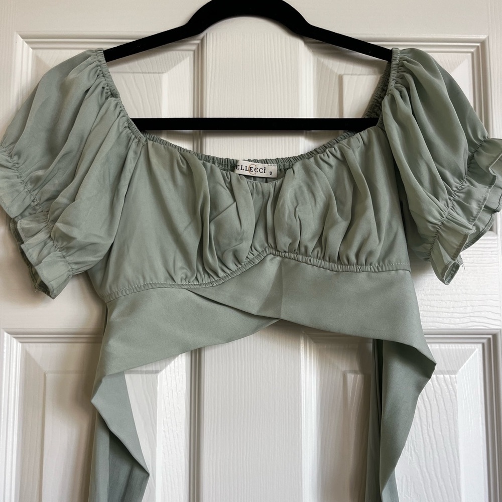 Cropped ruffle top